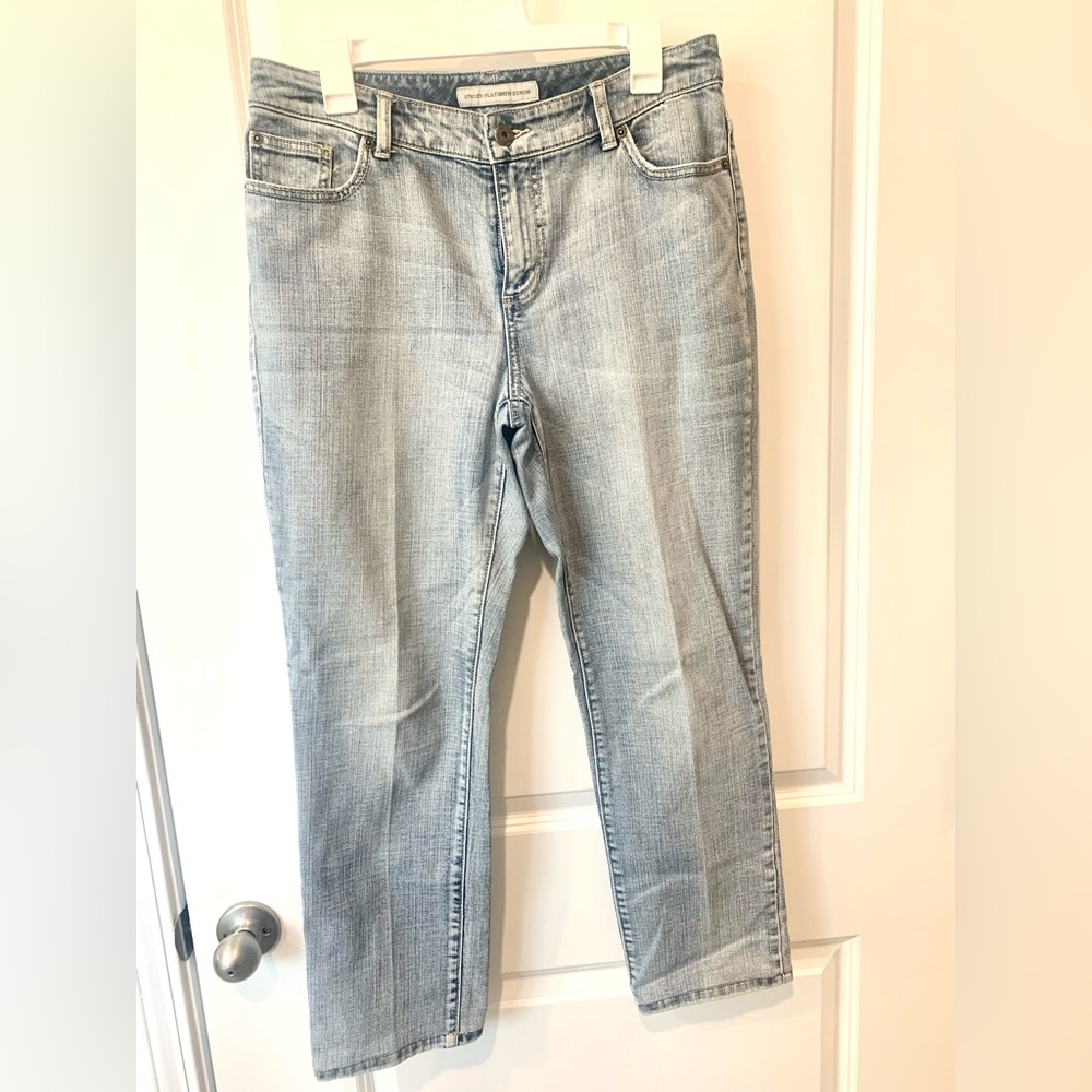 Chicos Platinum Denim Ultimate Fit Slim Leg Size 1 Short Jeans